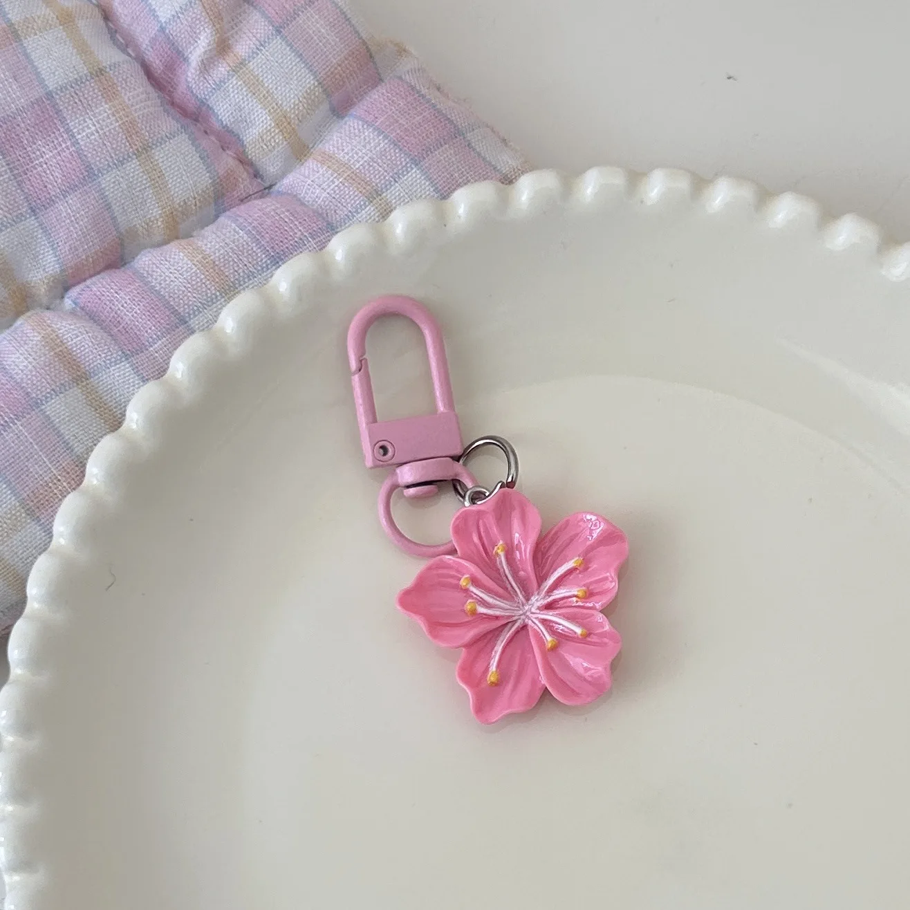 

Simulated Colorful Cherry Blossom Resin Keychain Translucent Jelly Sakura Pendant, Cute Bag Phone Accessory