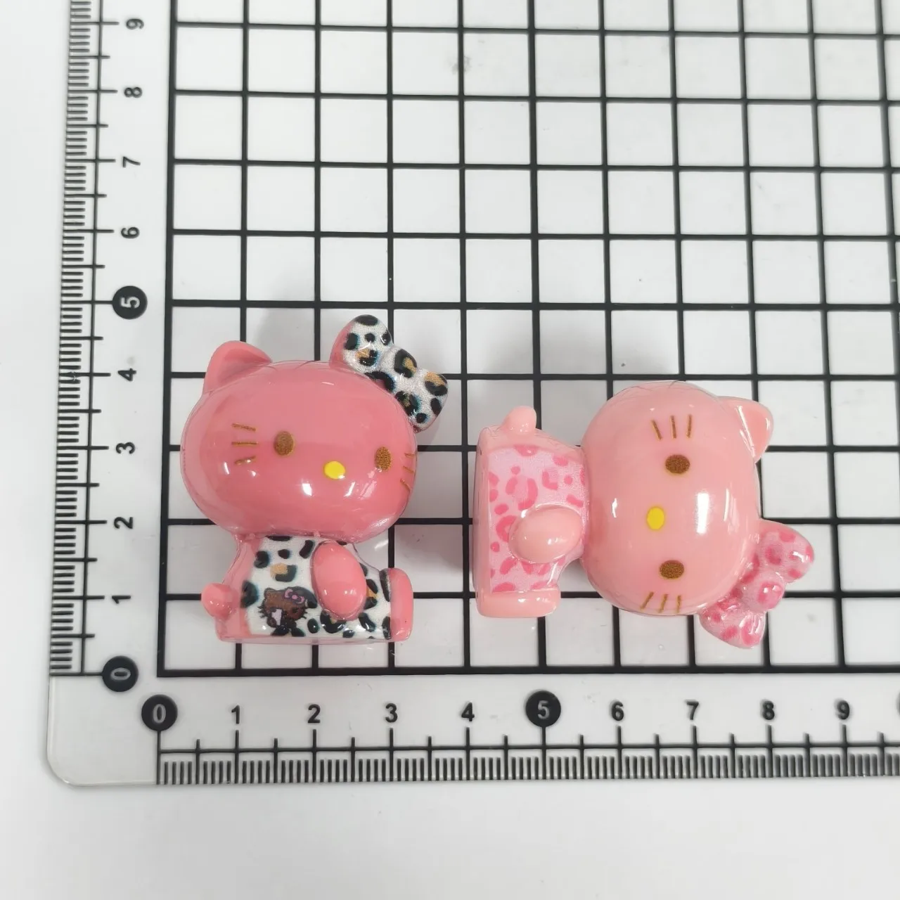 

10pcs For kt Cat Ornament Desktop Decorative Items, Cartoon Desktop Accessories, DIY Parts, Hanging Pieces, Gifts