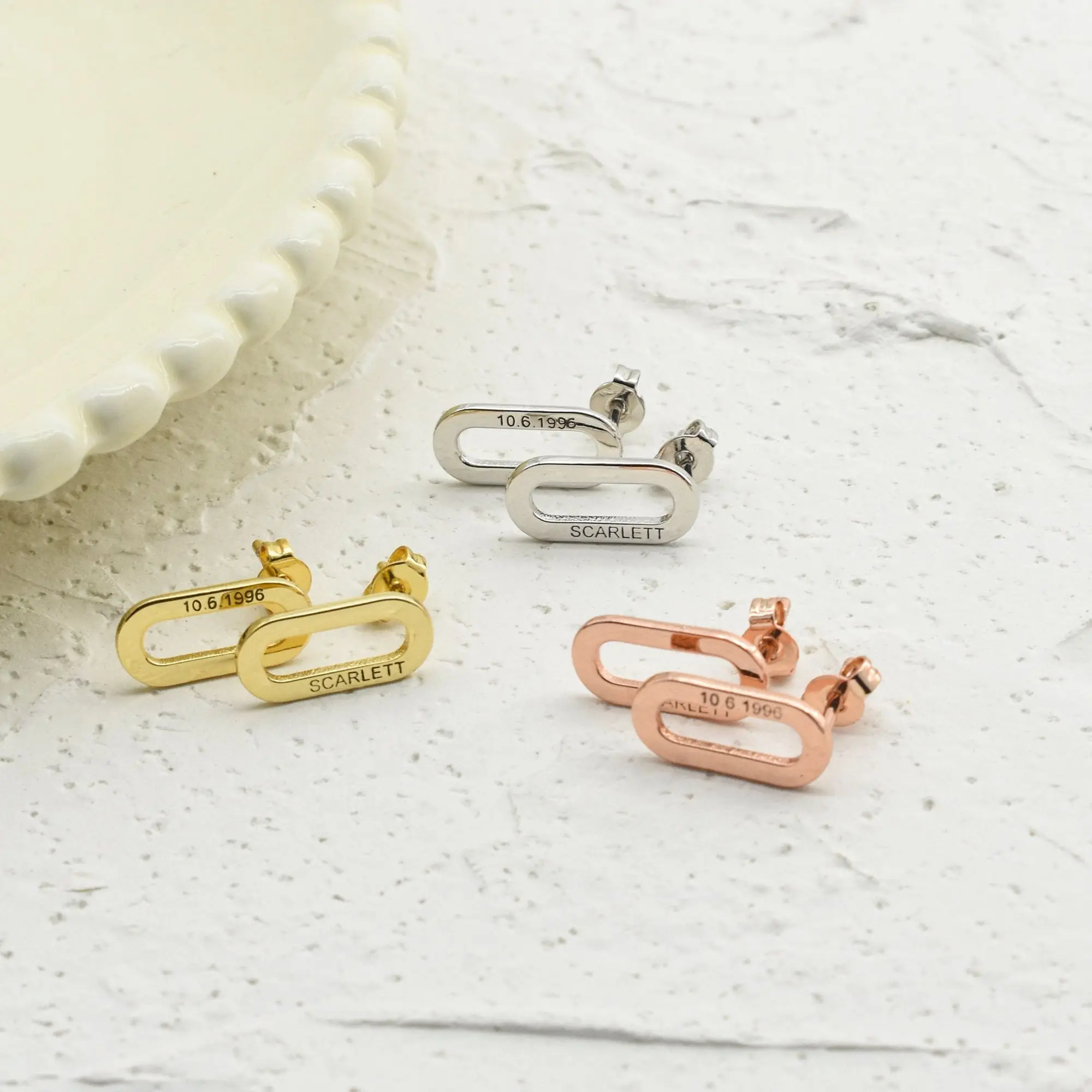 

Женские серьги-гвоздики из нержавеющей стали с буквами