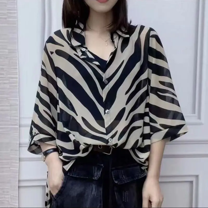 2024 Summer New Shirts Retro Fashion Spliced Button Loose Printed Striped Women\'s Polo-Neck 3/4 Sleeves Asymmetric Midi Blouses