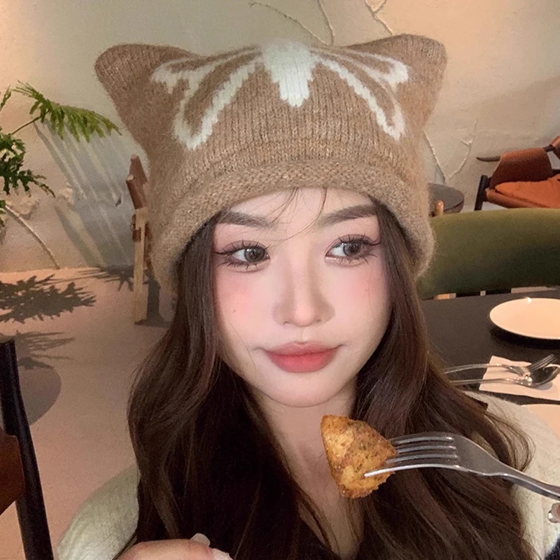 Autunno e inverno nuovo simpatico cappello di lana lavorato a maglia con orecchie di gatto protezione per le orecchie calda da donna