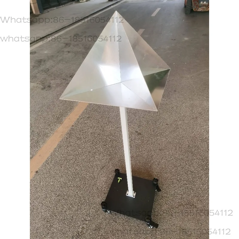 

The four-sided pyramid radar angle reflector anti-jamming bracket is movable