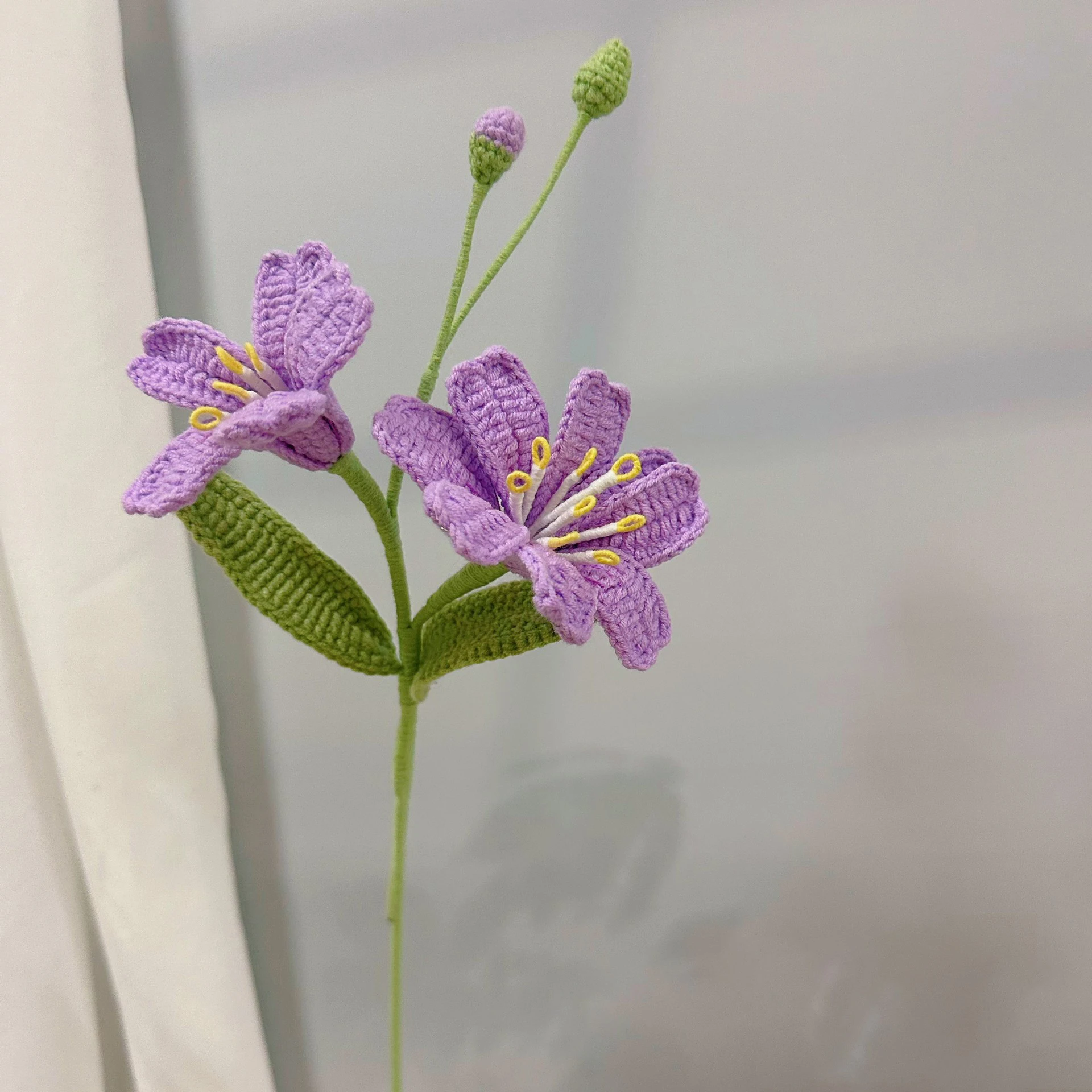 Gehäkelte Blumenäste, handgestrickter Blumenstrauß, kreative künstliche Blumen, Dekoration für Hochzeitsräume, ein schönes Geschenk. – Detail 2
