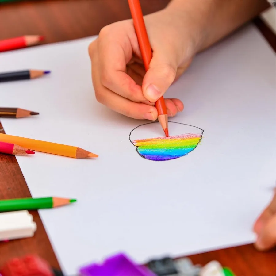 مجموعة أقلام رصاص ملونة خضراء مكونة من 12 قطعة أقلام تلوين زيتية قلم رسم تلوين خشبي للفنانين الرسم الفني