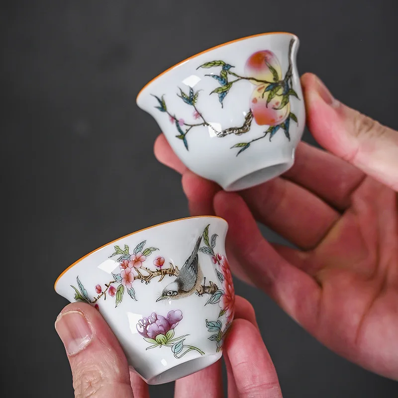 1 Pc Palace Ceramic Teacup Hand Painted Flowers Tea Bowl Handmade Tea Cup Tie Guanyin Pu\'er Home white Porcelain Tea Set 60ml