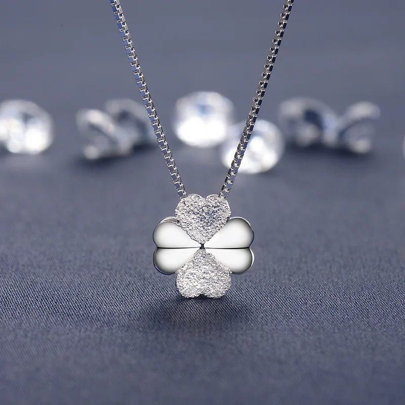 Creative Niche Pure Silver Necklace for Women with Four-Leaf Clover Pendant, Short Clavicle Chain, Korean Version