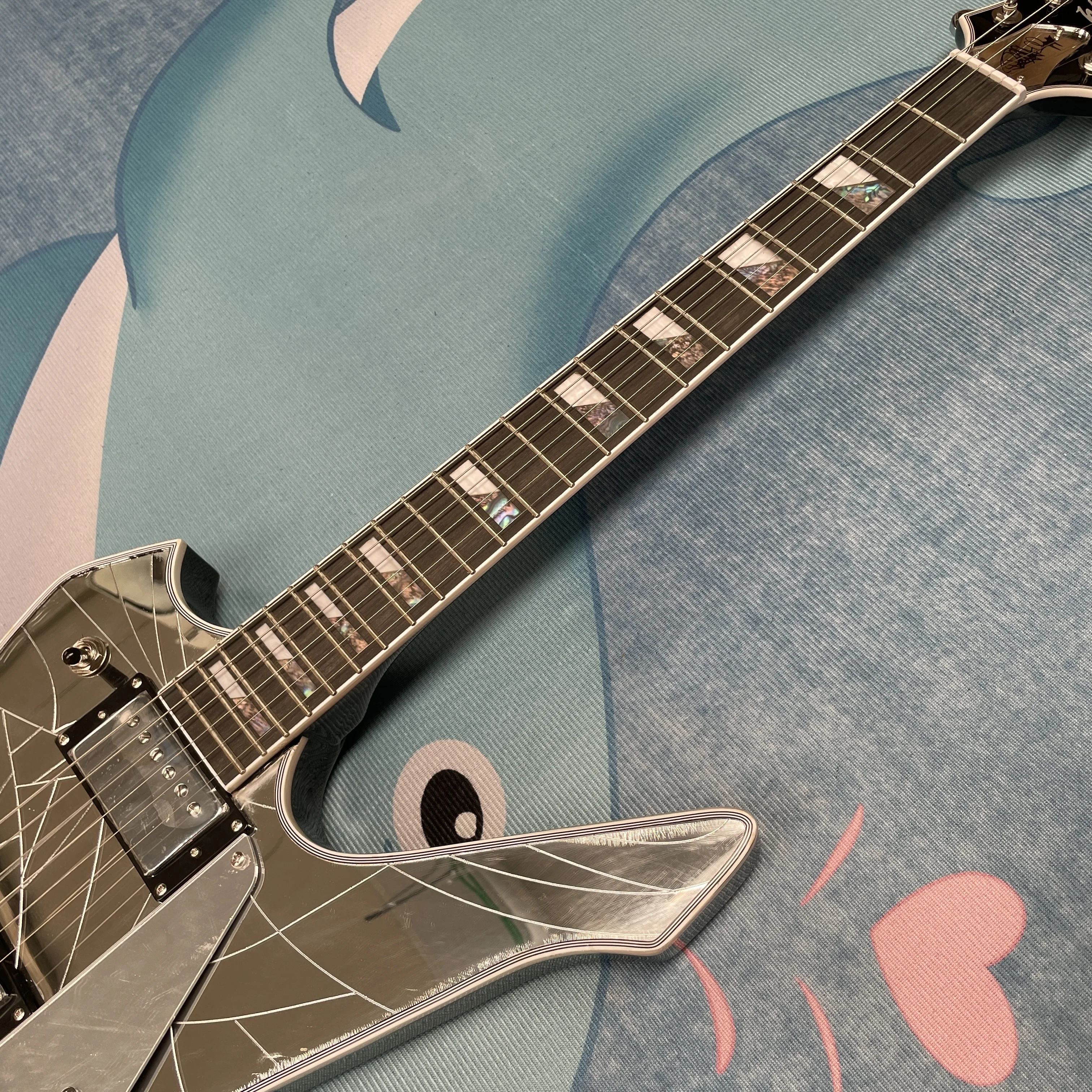 Beş köşeli yıldız şeklinde log - Electric Guitar Beginner incelemesi ve fiyatı