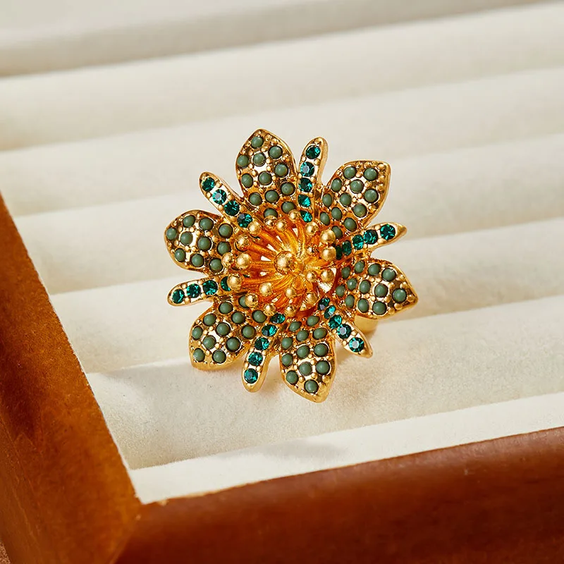 New flower gold-plated medieval ring, niche design sense retro ring, adjustable ring at the beginning, female spot