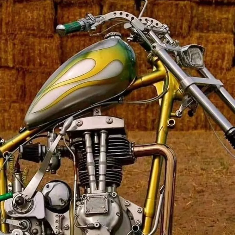 Silvery Motorc ycle Petrol Ga s Fuel Tank Universal Fit For All Models DIY Painted