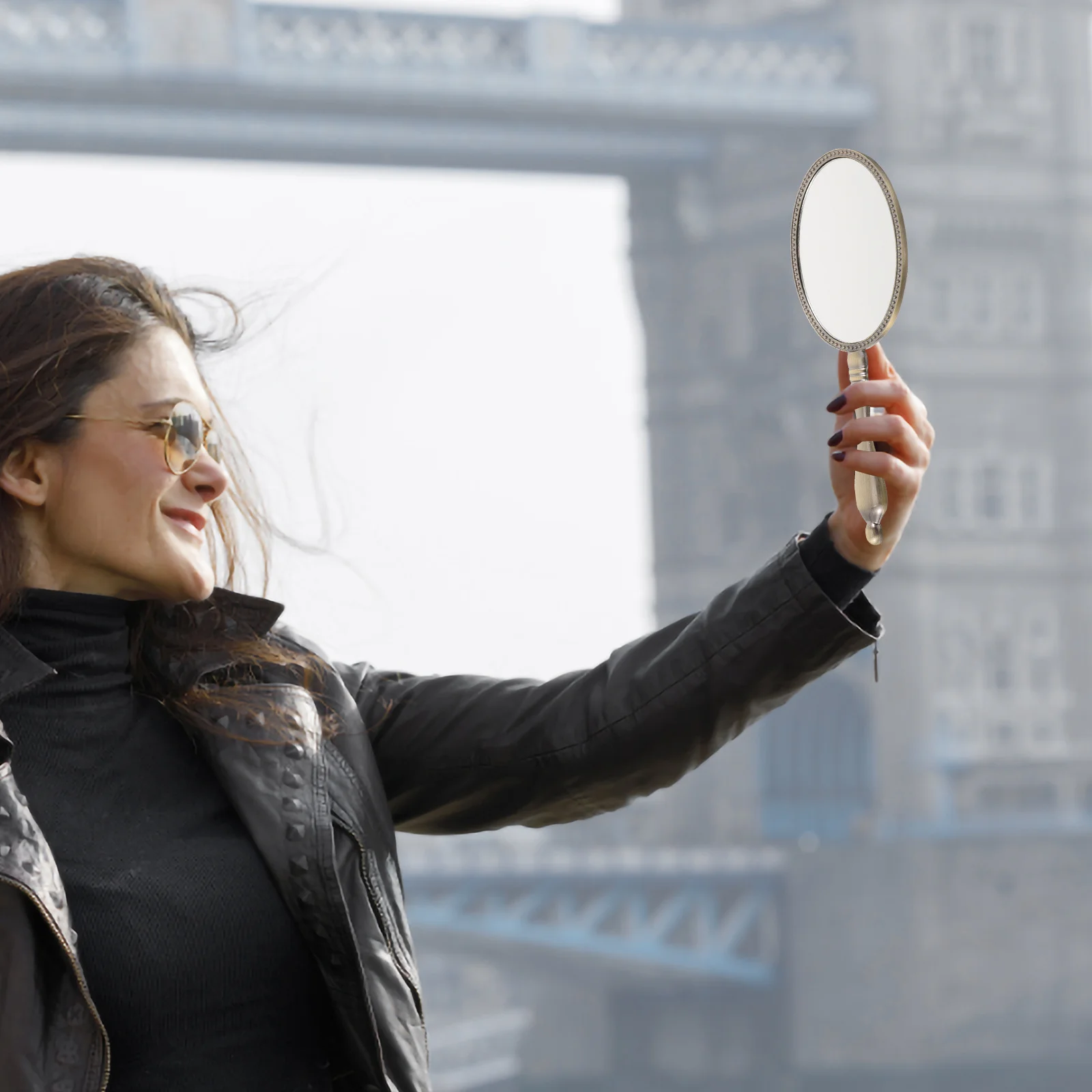 우아한 손거울 휴대용 메이크업 거울 빈티지 손잡이 거울 귀여운 디자인