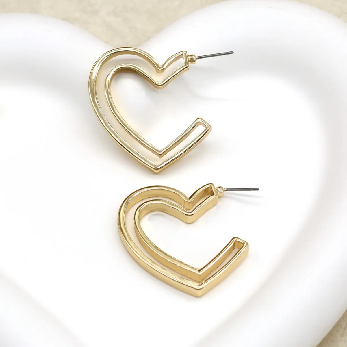 

Hollow love earrings, stud earrings, women's earrings, niche texture, high-end earrings, fashion tassels, earrings, jewelry gift