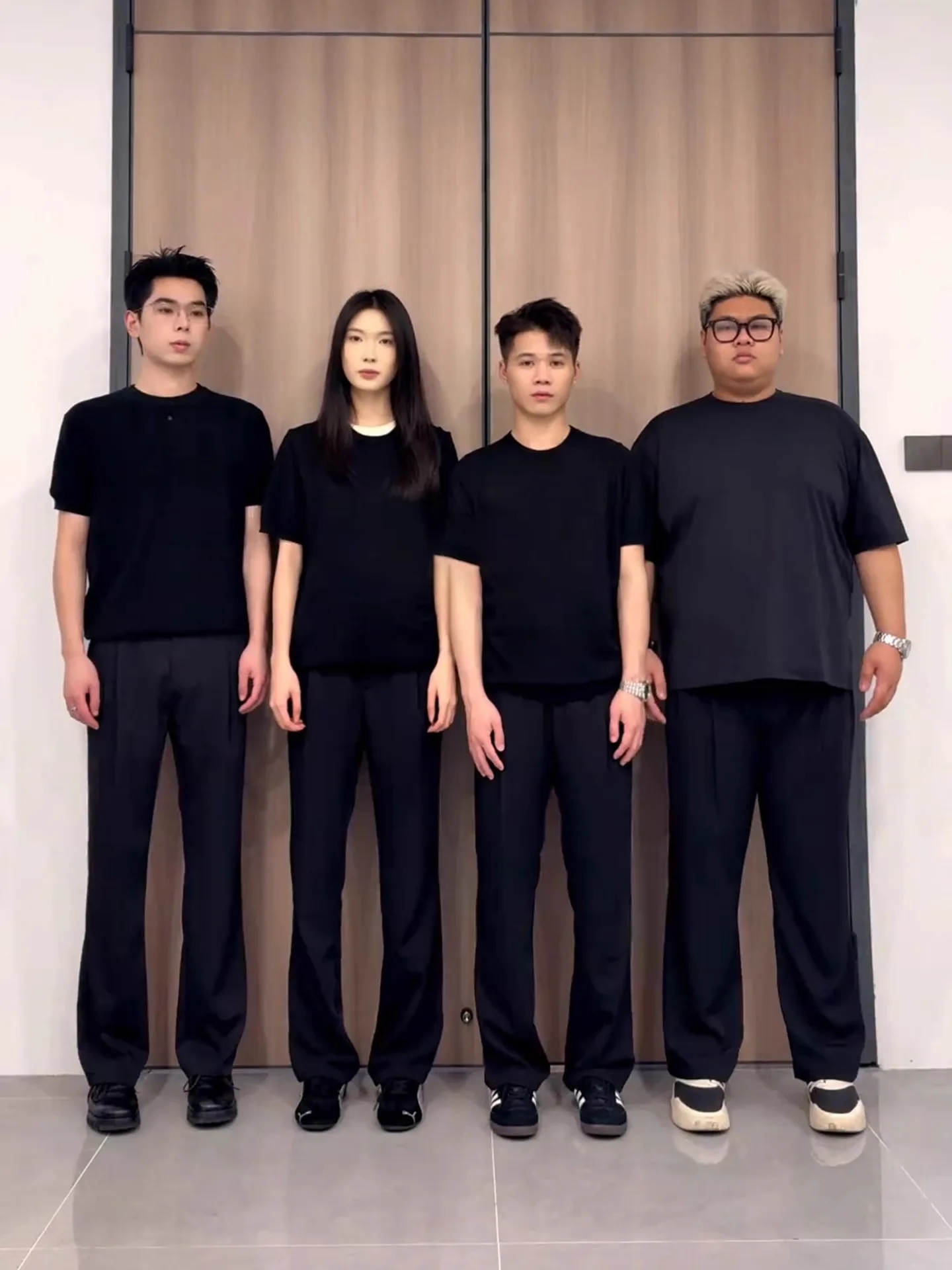 بنطلون رجالي مستقيم الساق من الحرير الأسود الجليدي صيفي رقيق ونحيف طويل واسع من القطن والبوليستر