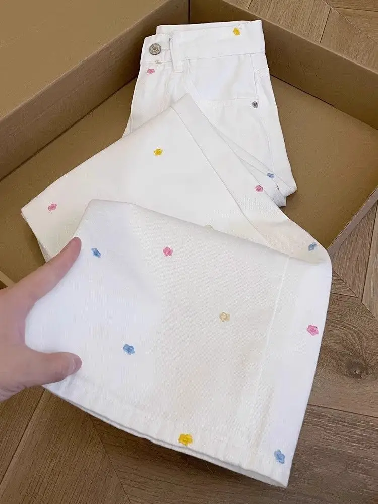 

Белые джинсы с принтом и вышивкой для женщин, лето 2025, дизайн, прямые брюки с загнутыми краями, широкие брюки в пол