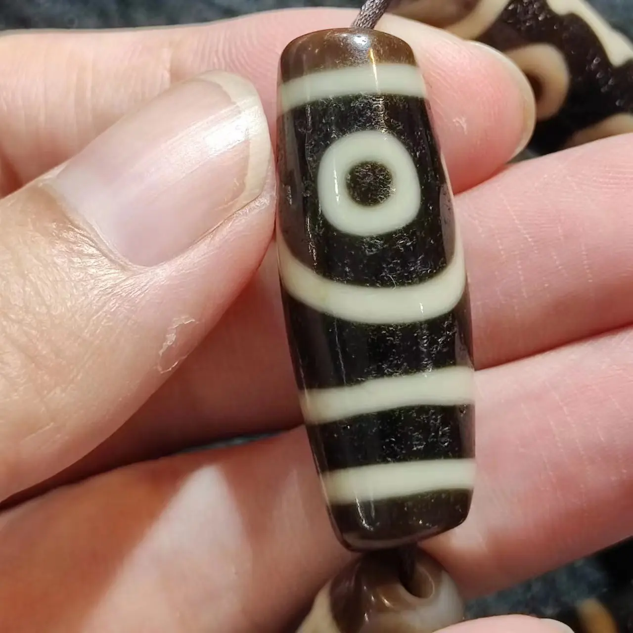 

1pcs/lot natural multi-eye pattern old agate dzi Precious varieties Weathering line Collectible Accessories archaic Ethnography