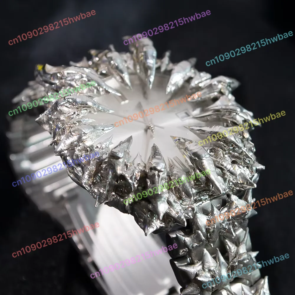 

Watch American Special-shaped Lightning Dragon Scale Spike Soldering Watch Light Luxury Heavy Industry Trend