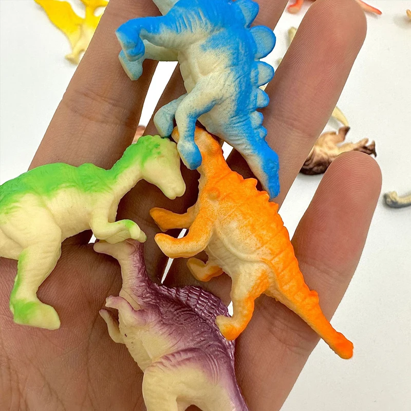 Set di giocattoli di dinosauri da 20 pezzi: figure di dinosauri solidi, alberi e rocce di dinosauri realistici, uova e nidi di dinosauro, regali per bambini