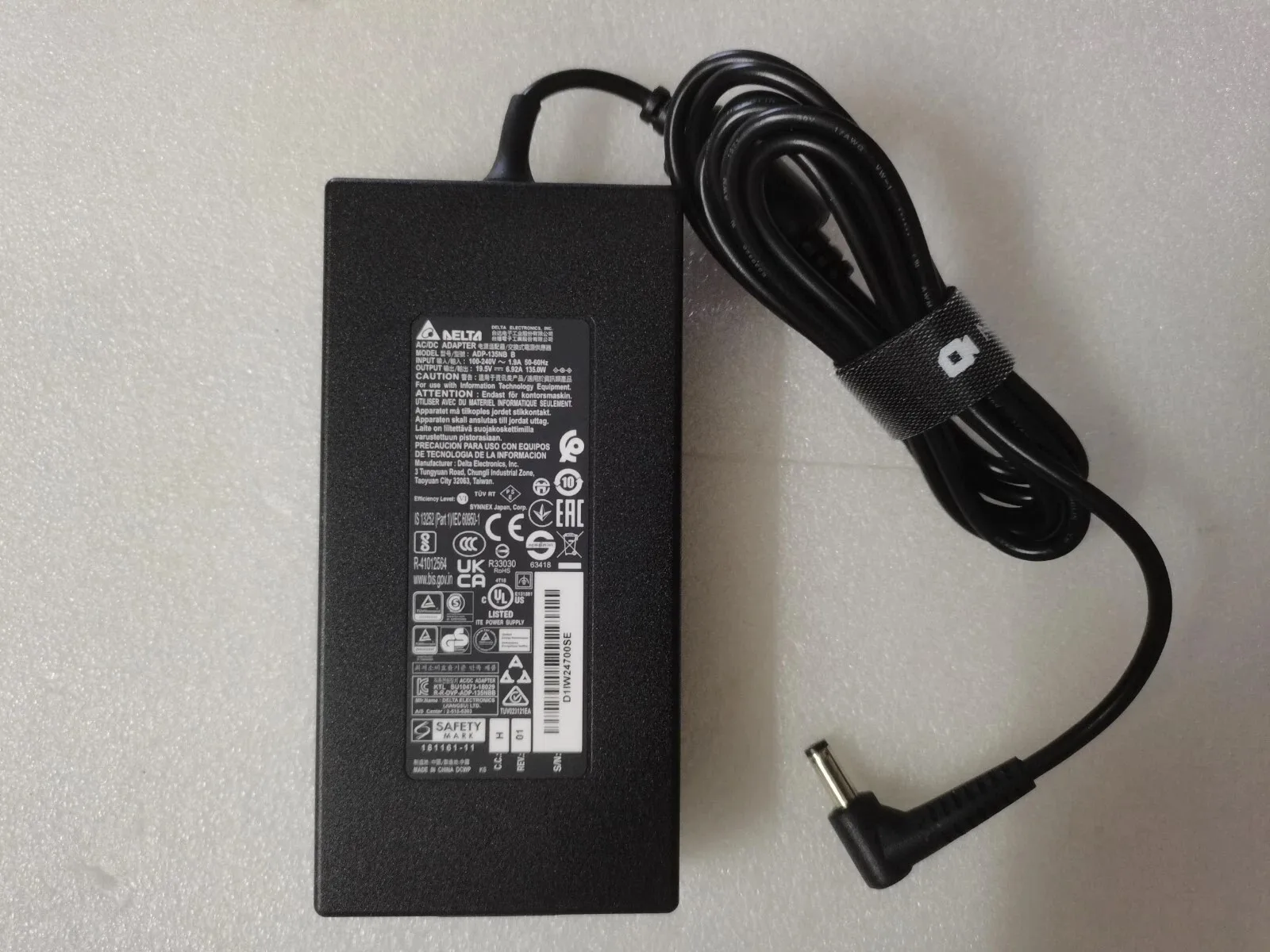 

NEW Slim Original Delta 19.5V 6.92A 135W ADP-135NB B Tip 5.5mm*1.7mm For Acer Nitro 5 AN515-57-56FC GTX1650 Laptop NEW