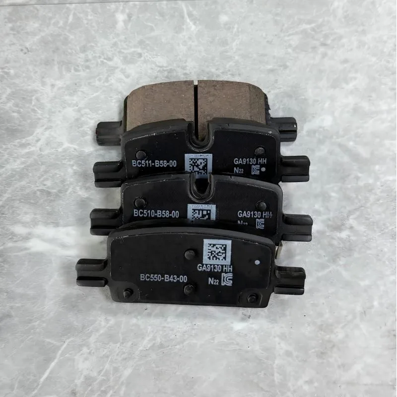 Rear Brake Pads 84805877 84805876 85140321 85537461 For Cadillac Escalade