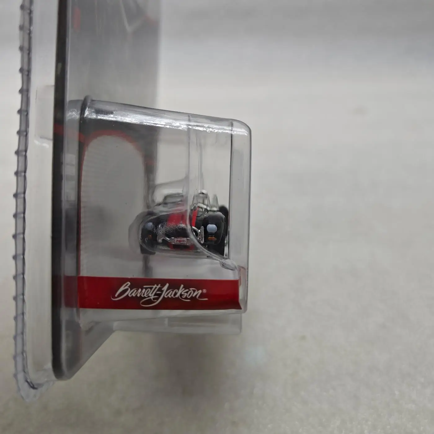 1:64 1965 Shelby Cobra (lote #   3002) - Preto com listras vermelhas 37270-A Modelo de carro avançado