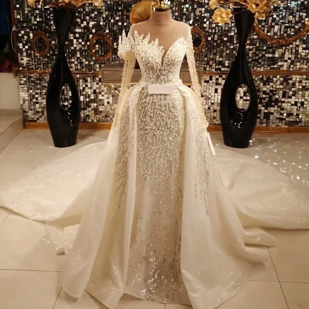 Exquisite Pearls Wedding Dress With Detachable Stiff Tulle Train Long Sleeves Bead Sequin Embroidery Bridal Gown Customizable