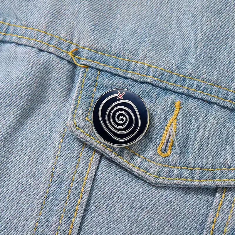 Life Is Strange Adventure Game Brooch Enter the Swirl Metal Badge Men\'s Backpack Pin Denim Jacket Hat Accessory Friend Gift