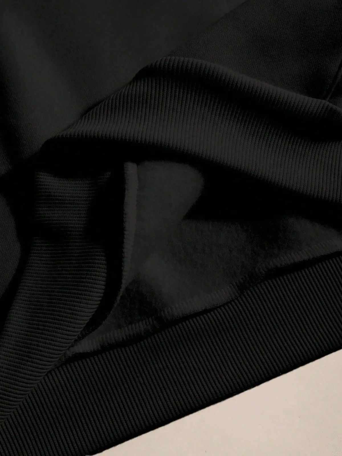 سويت شيرت رجالي أنيق مع أفق لندن جرافيك حافلة حمراء وكشك الهاتف طباعة كاجوال كم طويل رقبة دائرية