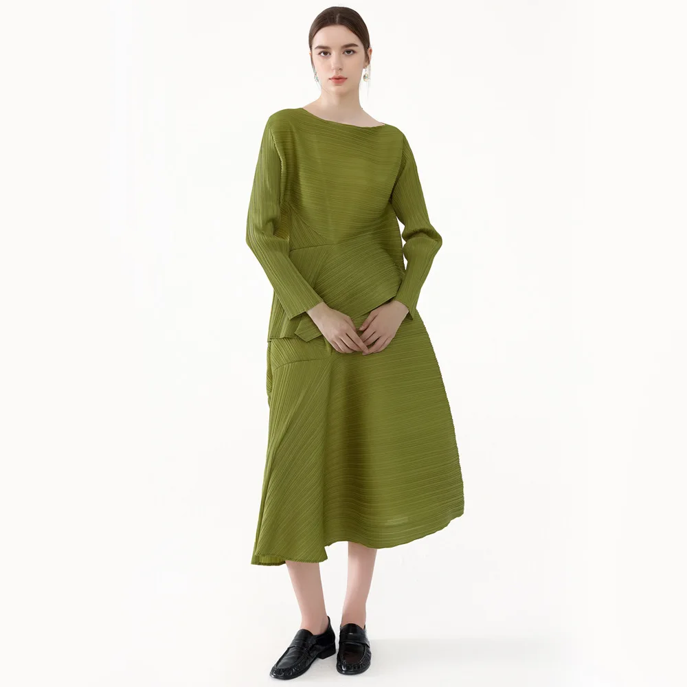 2025 Autumn New Pleated Top Skirt Set Women's Irregular Design Long-sleeved T-shirt Big Swing Skirt Two-piece Set