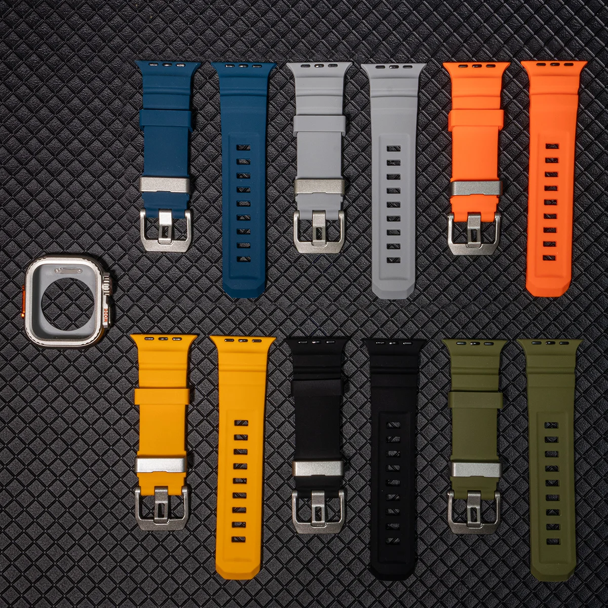 حافظة معدنية بحزام من السيليكون الناعم لسلسلة ساعات أبل 10 9 8 SE سوار للتنفس لساعة IWatch Ultra 49/46/45/44 مللي متر معصمه