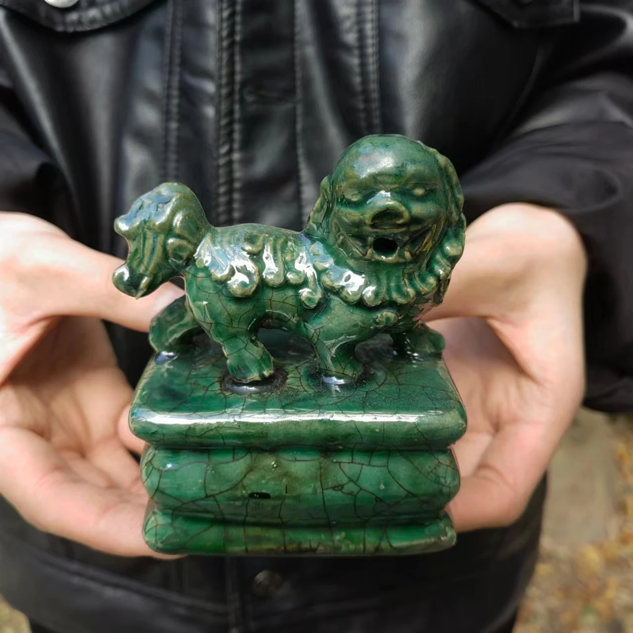 Pair Beijing Lions Fu Foo Dog lion Statues green Ceramic Chinese Feng Shui Decor Prosperity Home and Office Sculpture Gift for