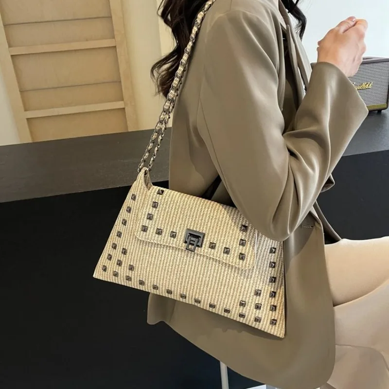 

Classic Trendy Leather Diaper Bags For Women Chic Vintage Shoulder Bag Simple Commuter Bag Solid Color Designer