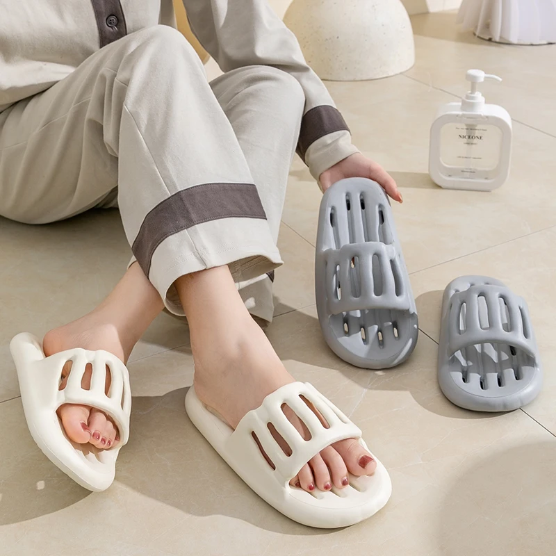 New Summer Hollow Out Leakage Quick Drying Sandals For Bathing Men Women Non-slip Soft Bathroom Slippers Ladies\' Home Flip Flops