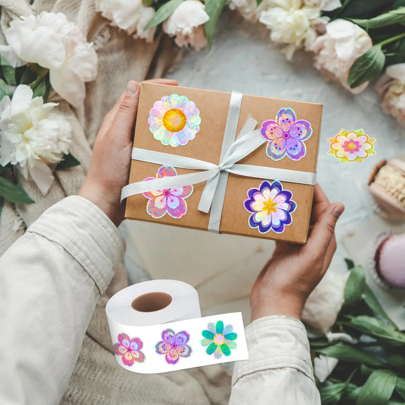 500pcs 1" Laser Flower Sticker Roll Cute Flower Shape Sealing Sticker Color Waterproof Self-adhesive Sticker Gift Packaging Stic