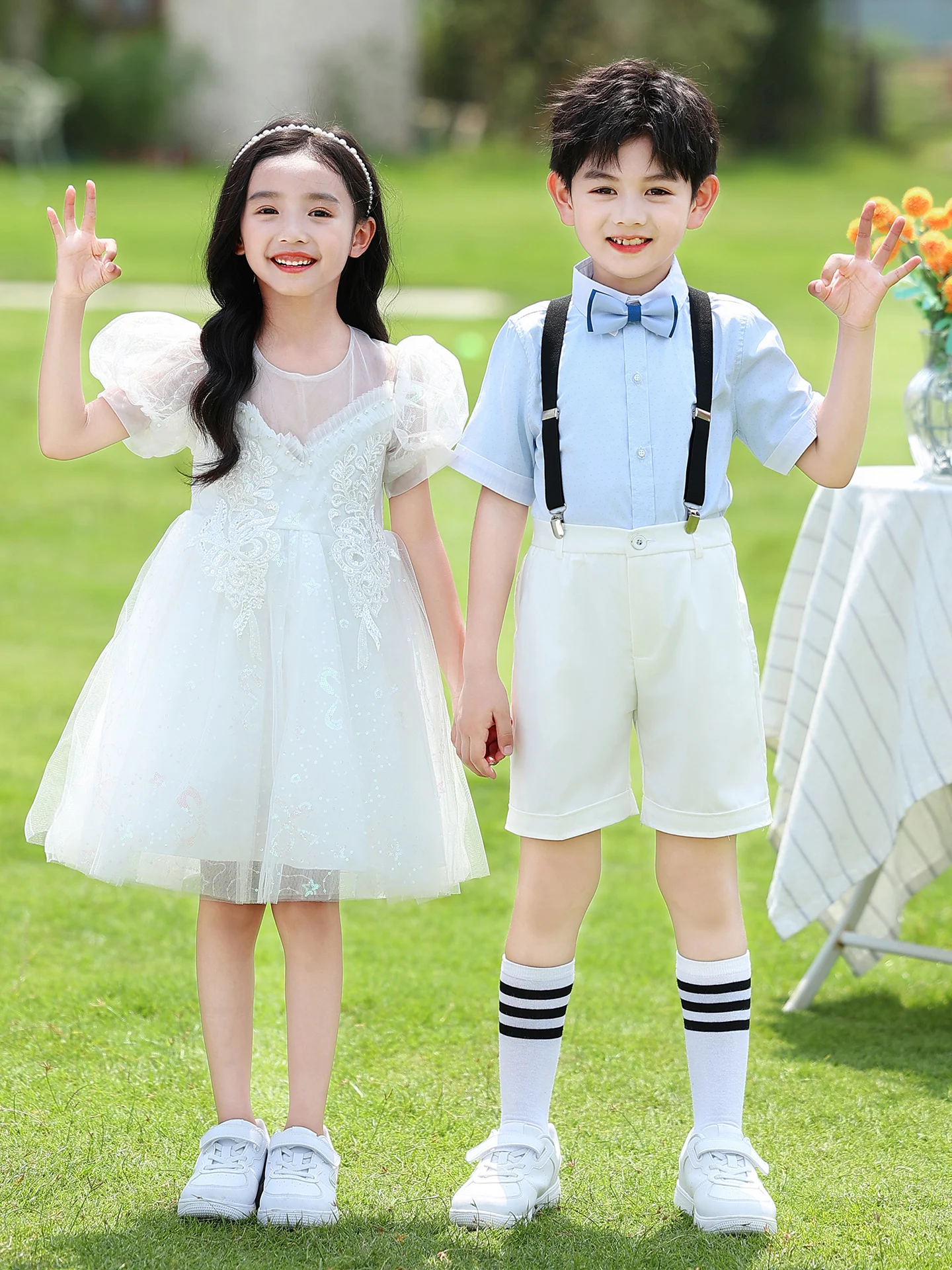 プリンセスパフォーマンス衣装子供用バレエスカートビッグクラス卒業写真式パフォーマンス服女の子ふわふわ白スカート