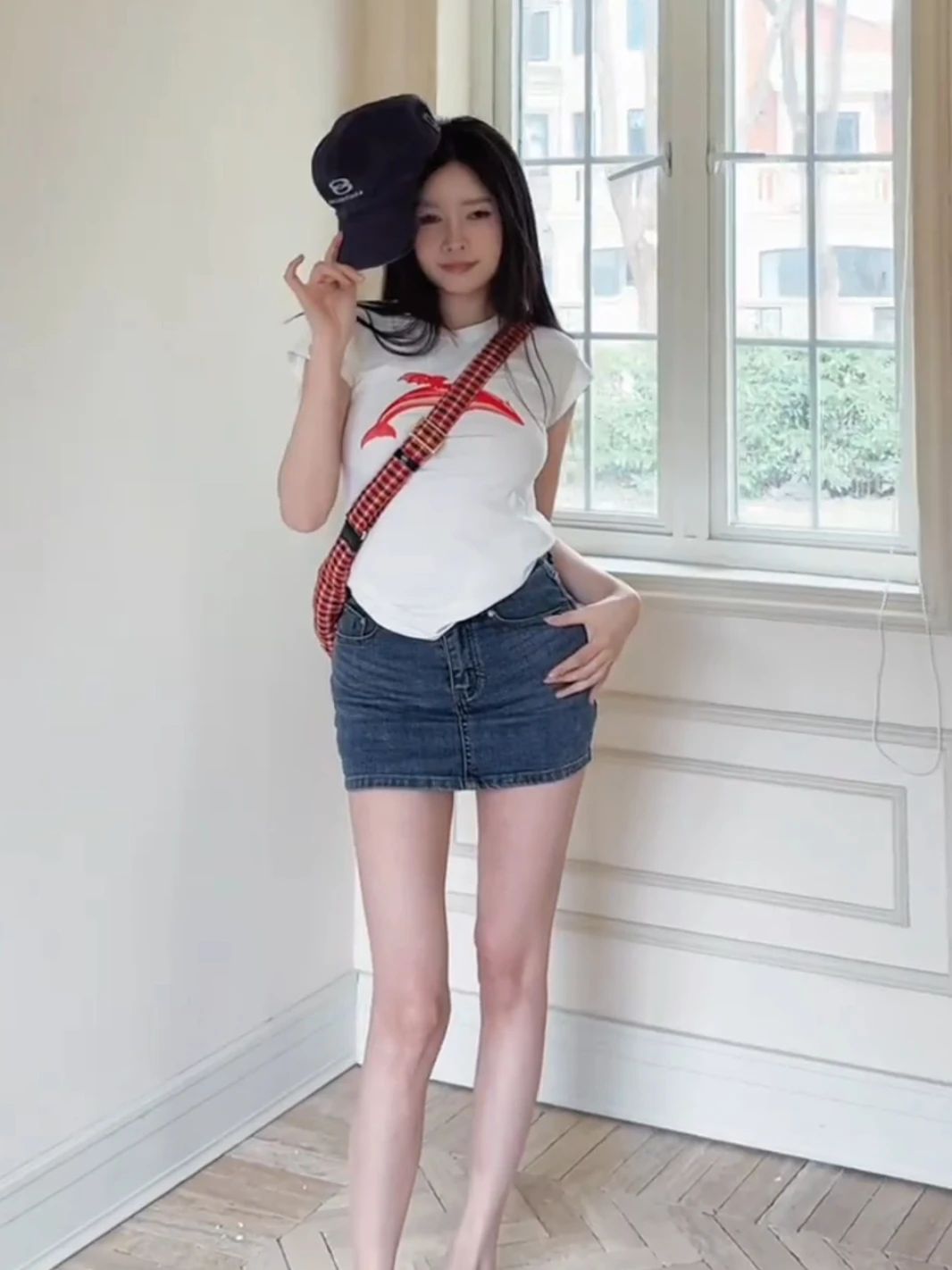 

Джинсовая юбка с высокой талией, эластичная, корейский стиль, модная, утягивающая, подчеркивающая бедра, весенне-летняя короткая юбка для молодых женщин