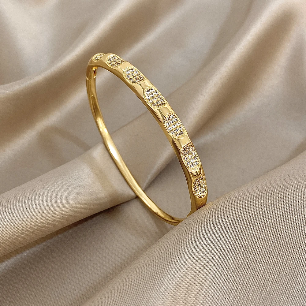 

DODOHAO Minimalist Round Gold Plated Bracelet for Women Luxury Inlaid Zircon Geometric Bangle Bracelet Wedding Party Jewelry