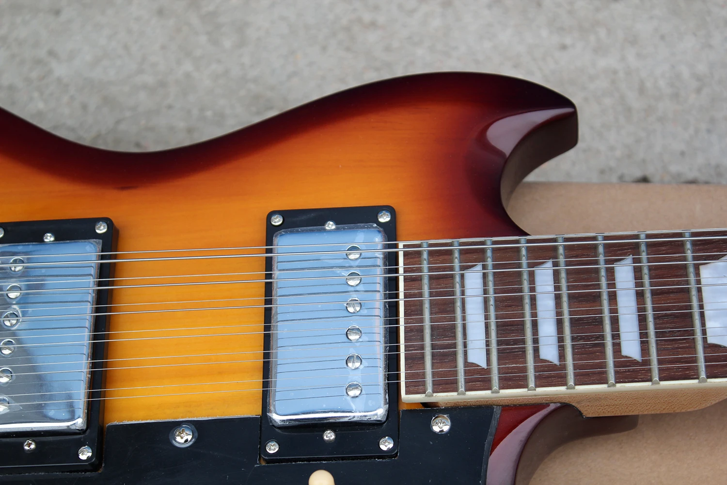Guitarra eléctrica Sunburst de doble cuello, 6 + 12 cuerdas, barata