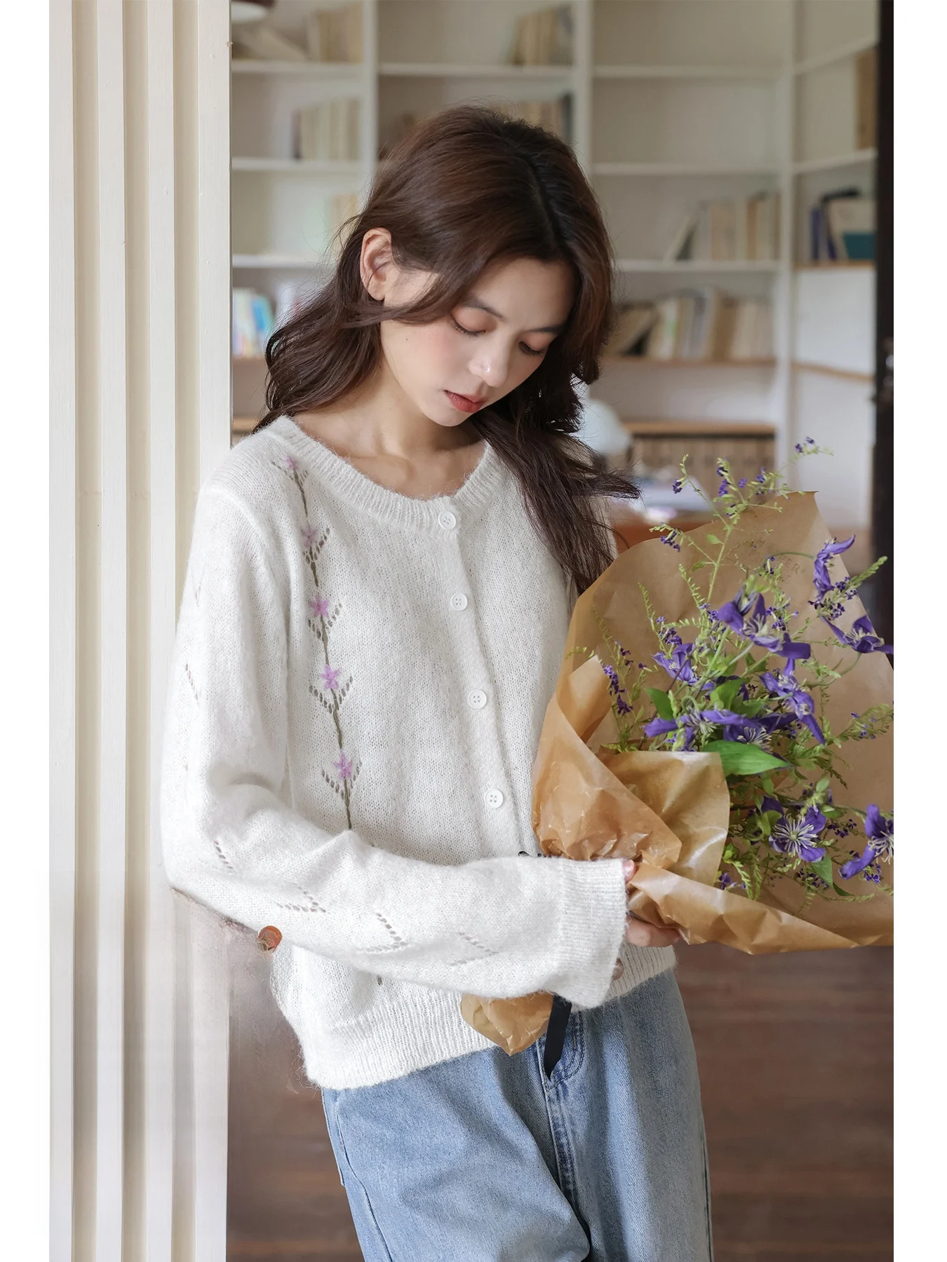 

Мягкий шерстяной вязаный кардиган для женщин, верхняя одежда на раннюю осень, с цветочным узором, для повседневной носки, прямого кроя, из нейлоновой ткани