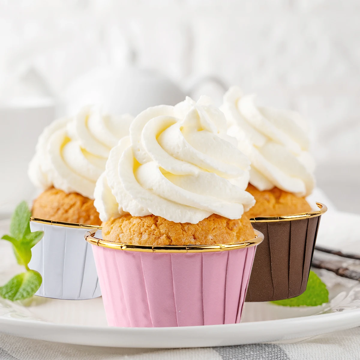 25/50pcs Mini Foil Gold Muffin Paper Cups with Lid Cake Wrappers Birthday Wedding Party Baking Pastry Tools Party Supplies