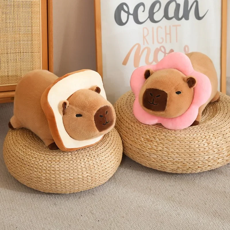 Capybara Plüschpuppe Cosplay Löwe liegend gefüllte Bienenflügel Blumenring Brot Capibara Plüschtier für Kinder Geburtstag Weihnachten Kissen Geschenk