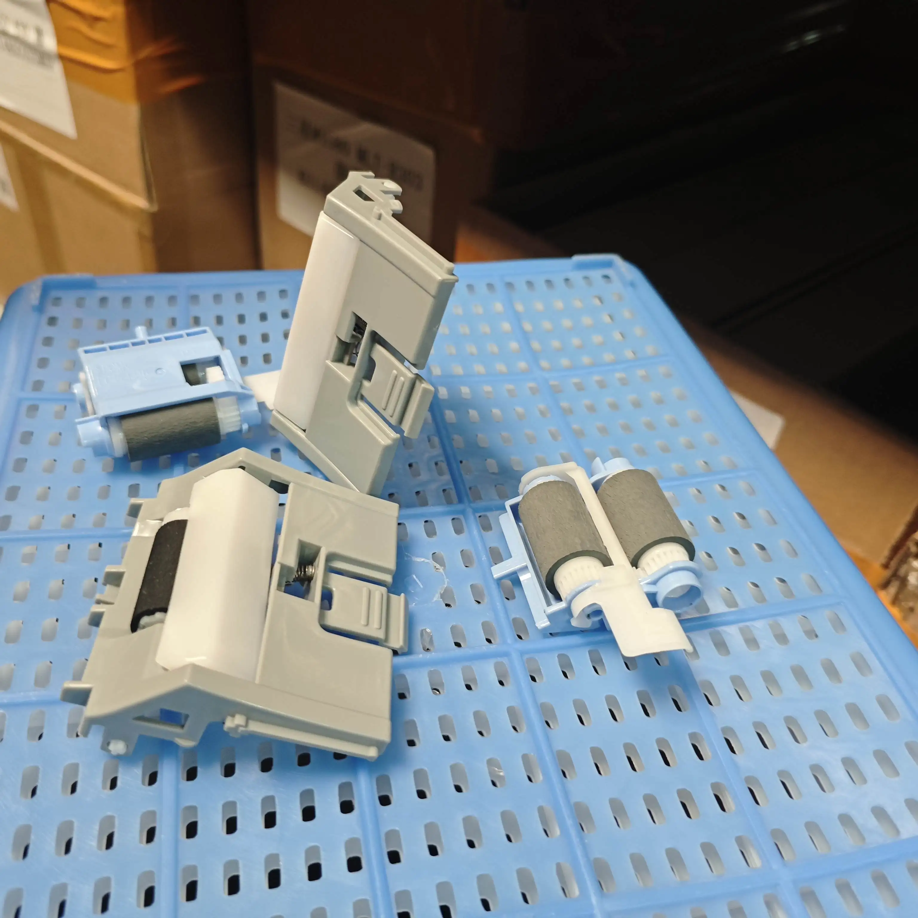 

1 комплект разделительного ролика захвата для HP M501 M506 M507 M527 M528 RM2-5752-000 F2A68-67913