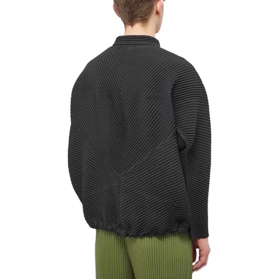 MIYAKE pleated coat with a stand-up collar and single-button plaid design, suitable for both autumn and winter