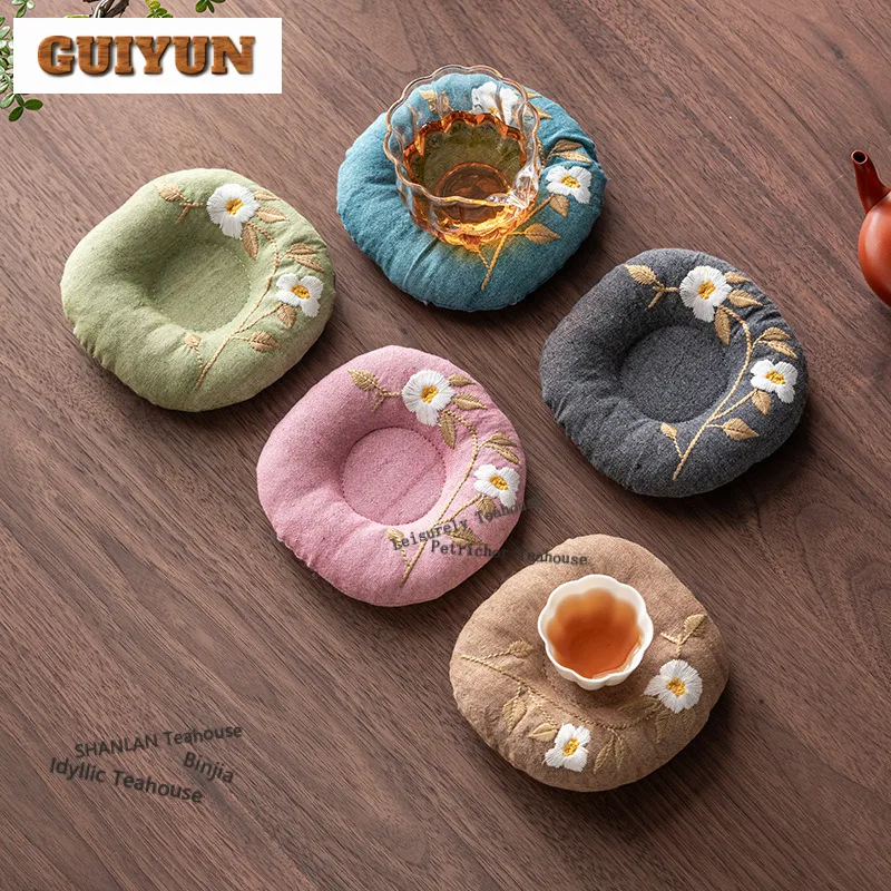 Embroidered White Plum Blossom Cotton Stuffing Pot Bearing Holder Teapots Holder Dry Bubble Table Tea Tray Coasters Cafes Gift