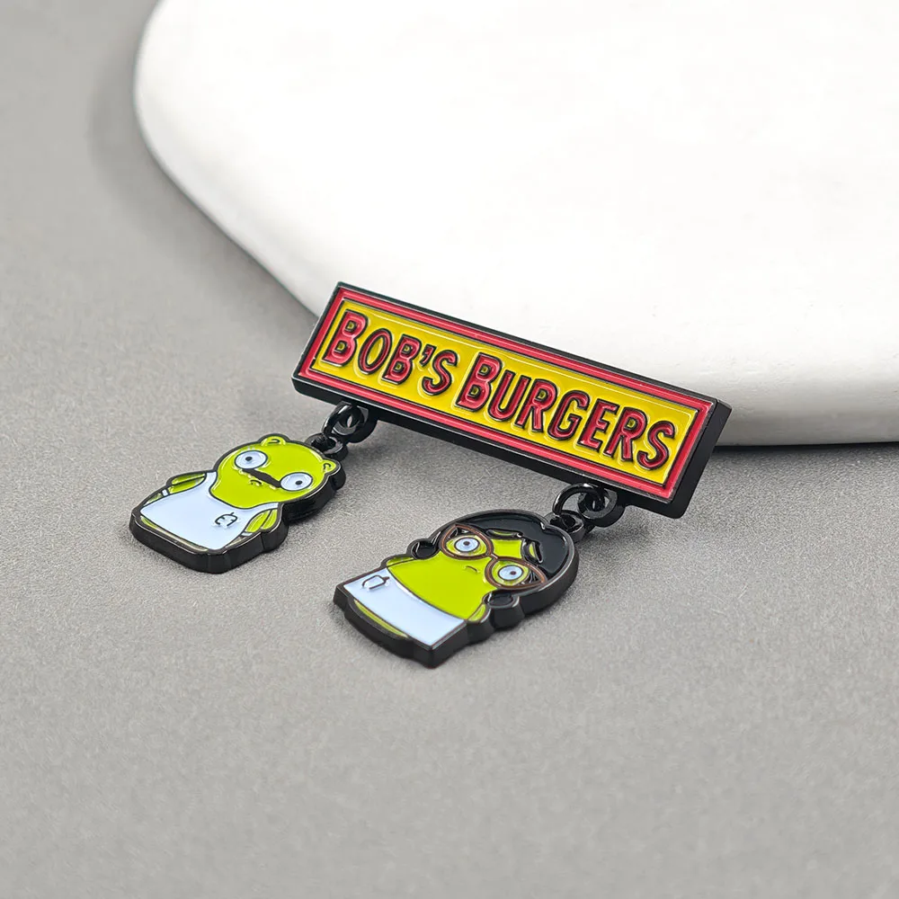 Niedliche grüne Monster-Anstecknadel aus Emaille, niedliche Brosche mit beweglicher Kette, Cartoon-Reversnadel, lustiger Schmuck für Fans, Geschenk für den Rucksack. – Detail 6
