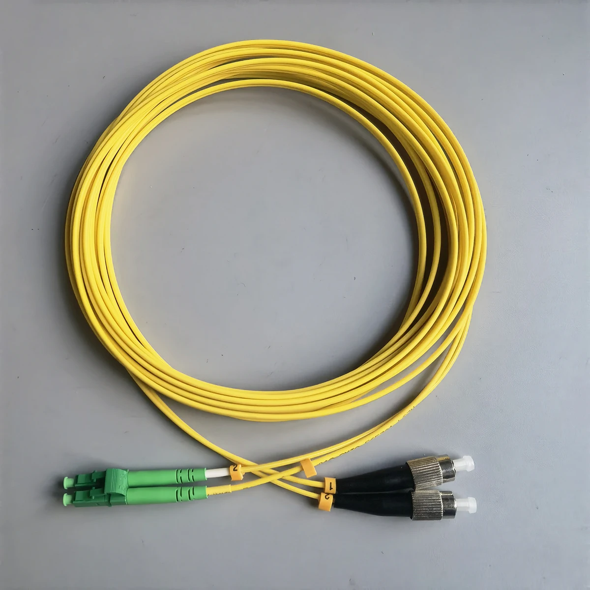 

Fiber Patch Cord LC/APC-FC/PC 5M/7M FTTH LSZH 2.0mm Extension Cable Single Mode Double Core Converter Patch Cord Wholesale