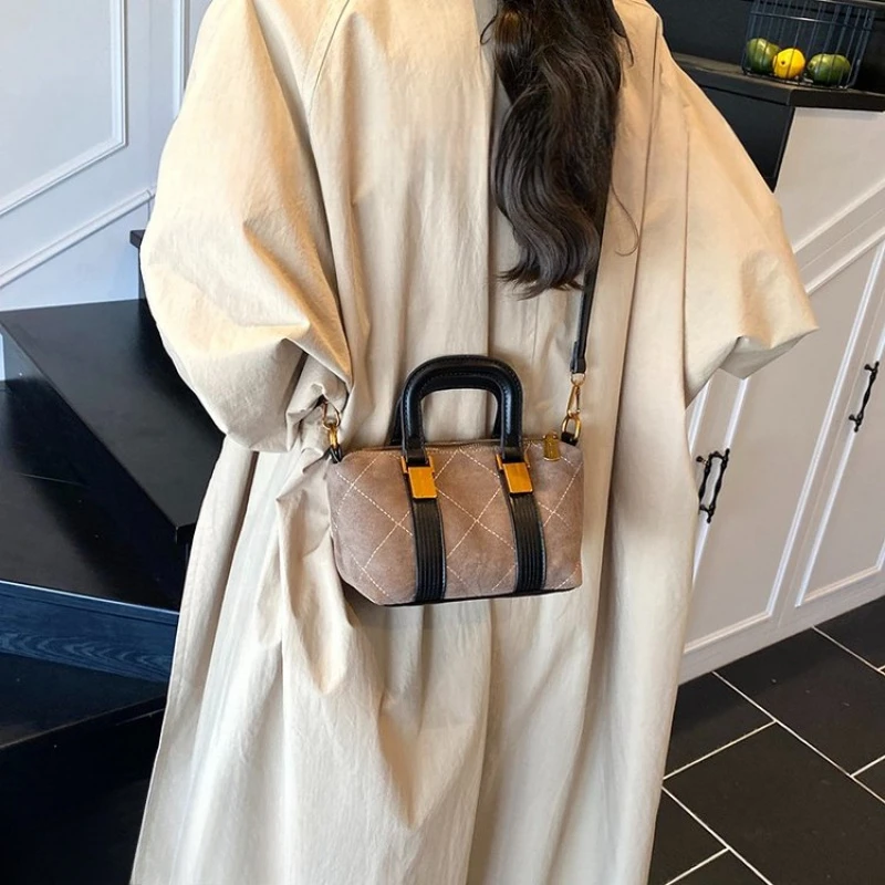 

Chic Luxury Sling Bag For Women Crossbody Shoulder Bag Exquisite Premium Quality Fashionable Daily