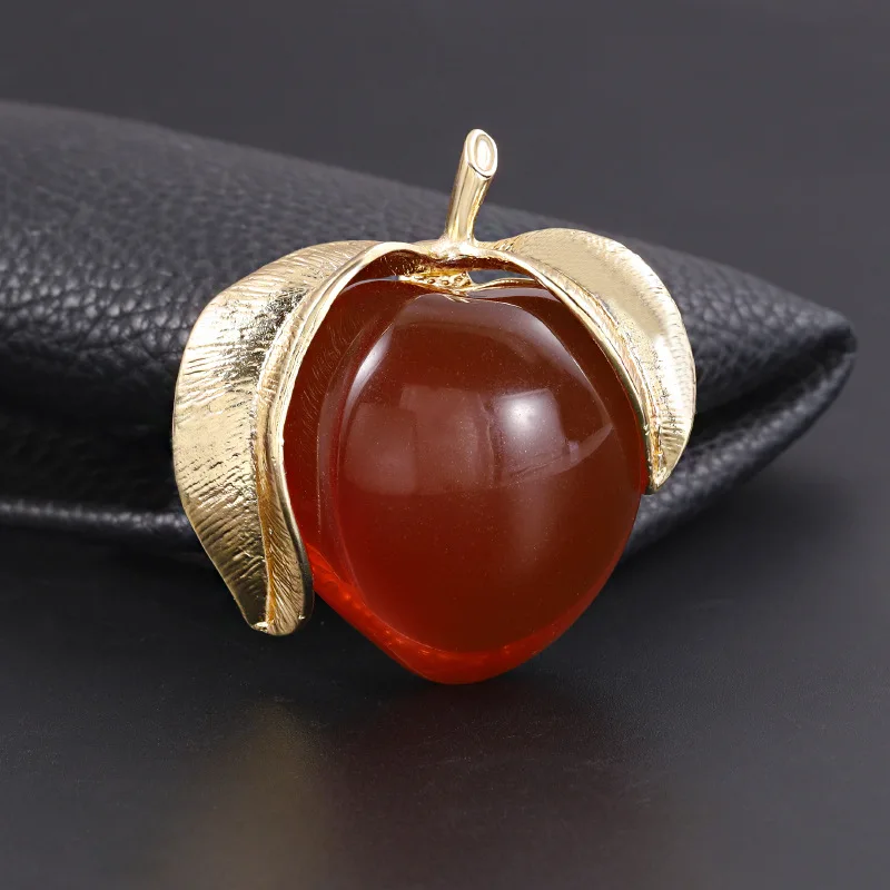 Vintage Middle Design High-end Transparent Peach Badges Brooch For Women Men Fashion Elegant Exquisite Fruit Clothing Suit Pin