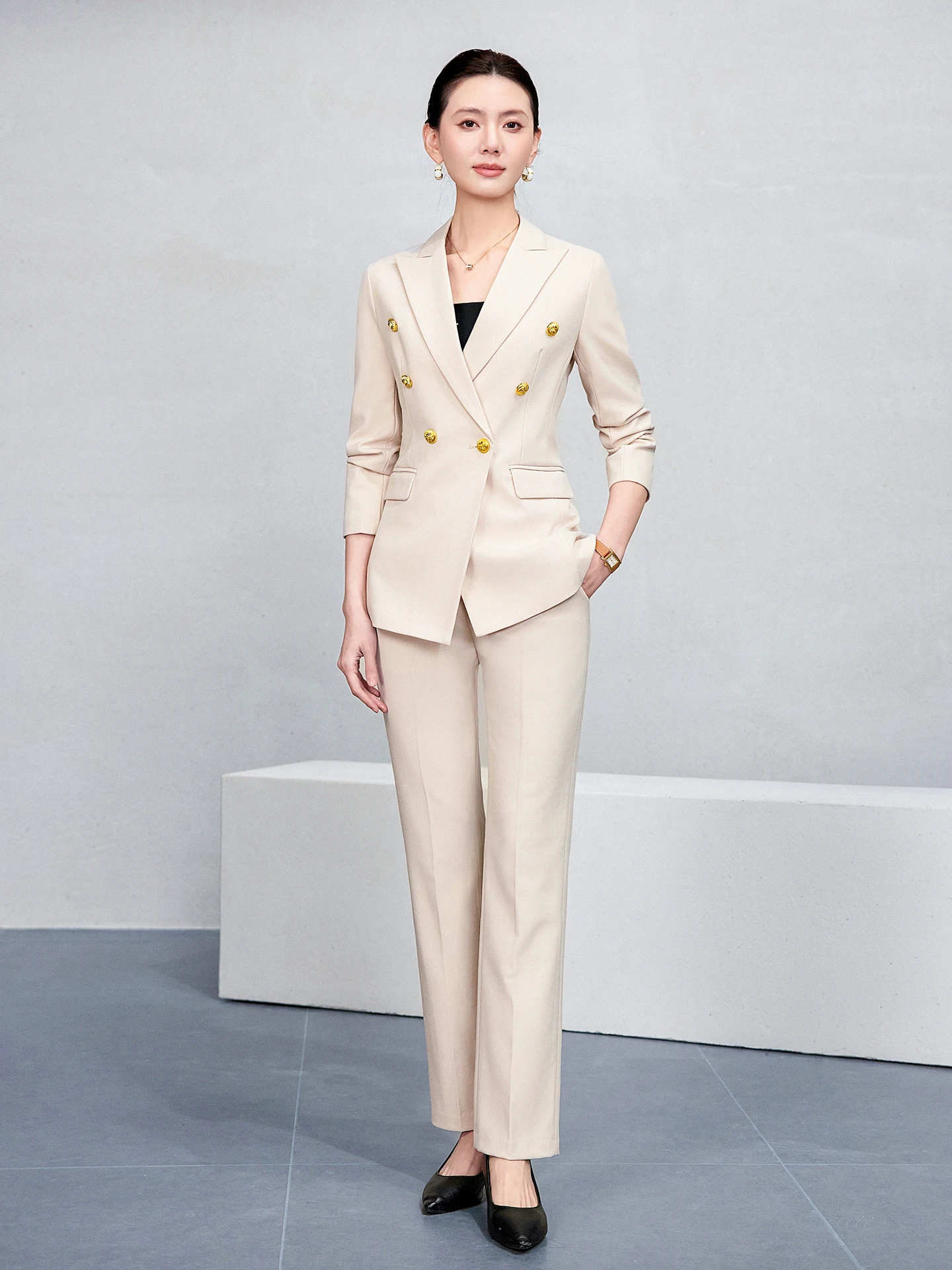 

Женский деловой костюм цвета сакуры с пуговицами, длинными рукавами, для офиса и официальных мероприятий