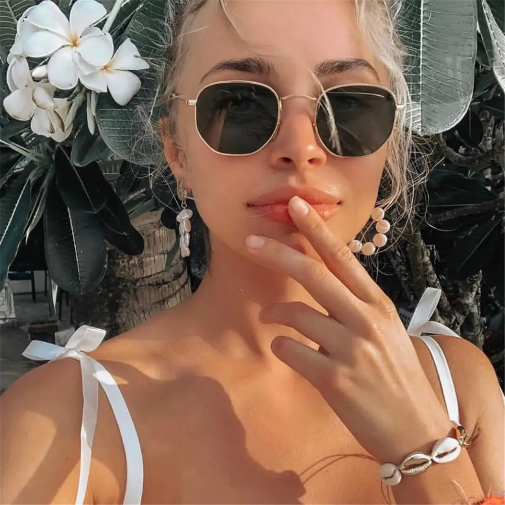 Fashion Driving Eyewear Glasses Polygon Mirrored Lens Sunglasses for Men and Women Small Square Sunglasses Sun Glasses