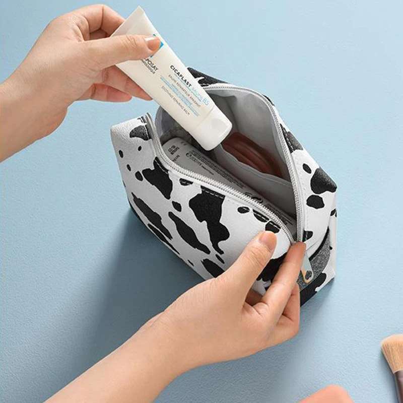 Sanitary napkin storage bag  portable waterproof cosmetic bag, small bag, coin purse  napkin storage bag