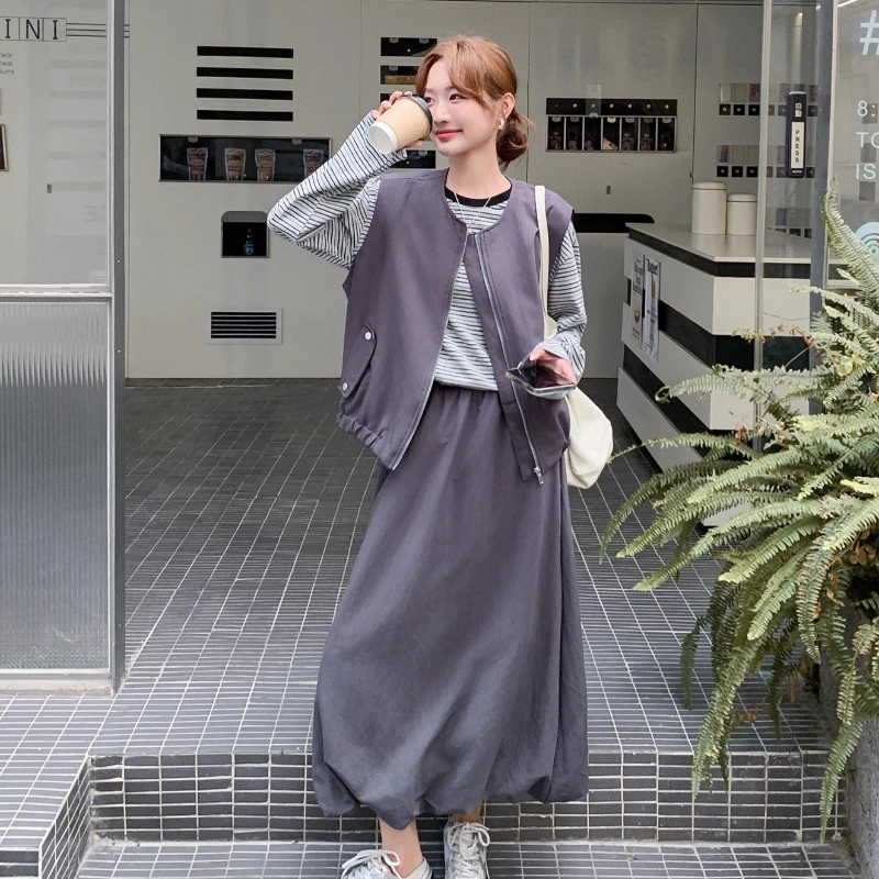 

Fashion and casual three piece set women's autumn new round neck striped pullover+zipper vest+floral bud long skirt